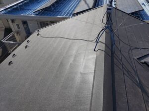 軽量の断熱金属屋根が完成