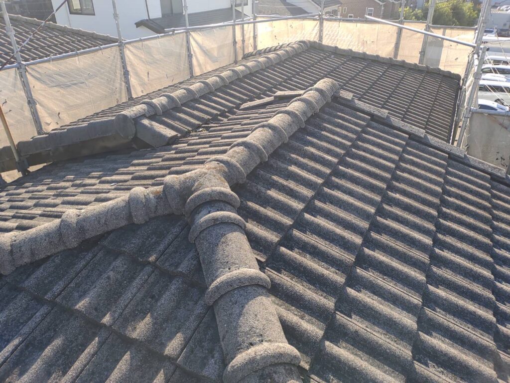 昔ながらのセメント瓦