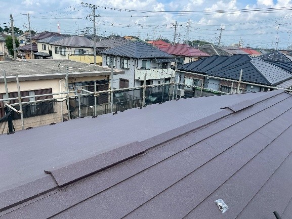 換気棟がついた断熱屋根の完成