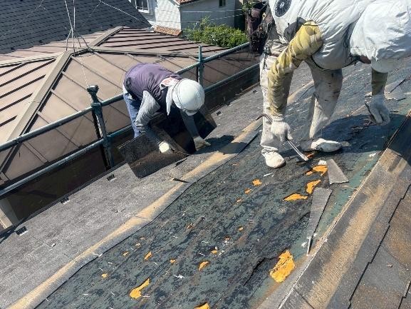 スレート屋根を剝がす