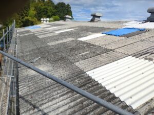 雨漏りするスレート屋根の応急処置