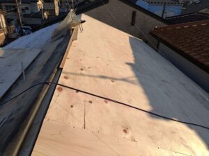 野地板を張った屋根