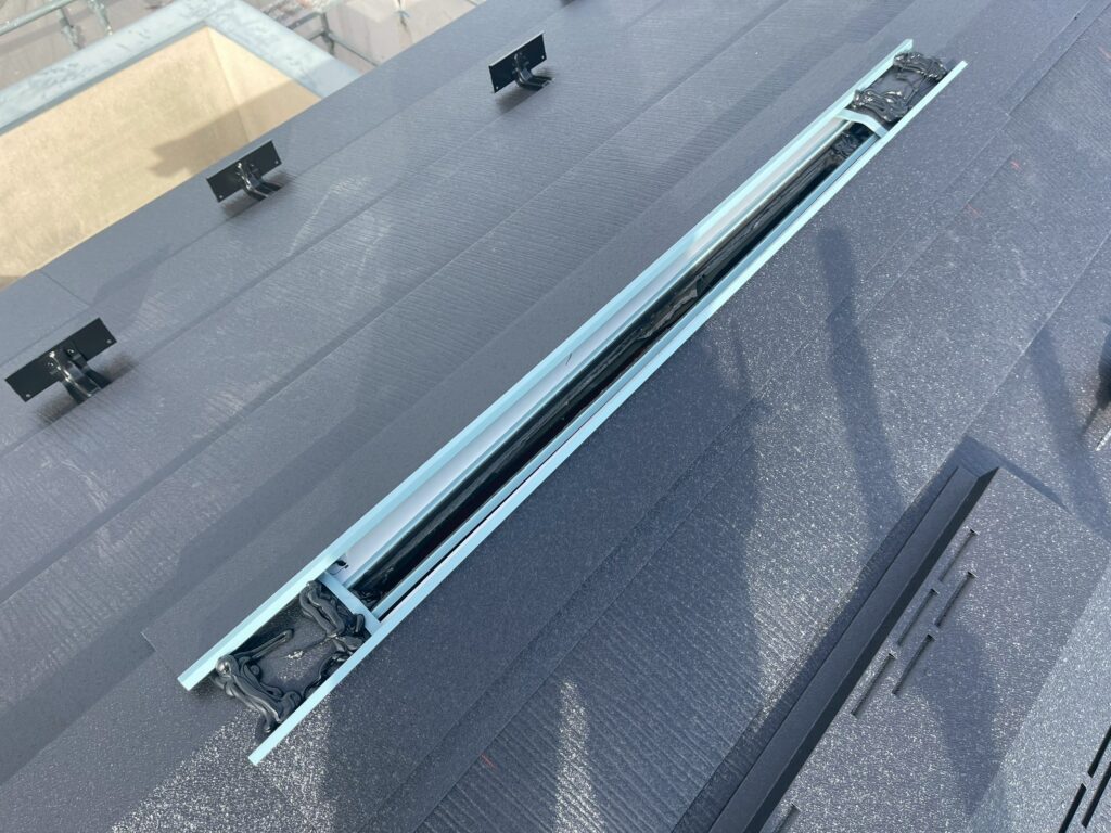 スーパーガルテクト換気棟の穴