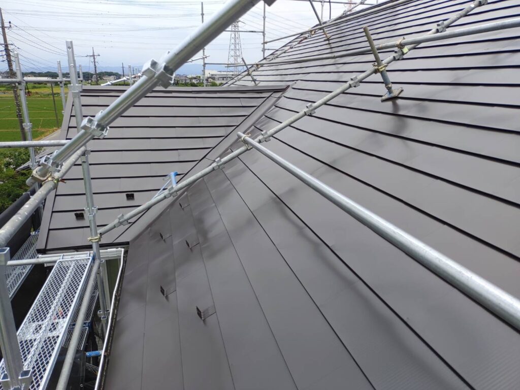 急勾配屋根の仕上げ