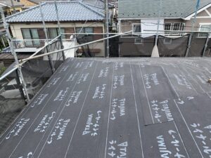 ルーフィングを張った写真