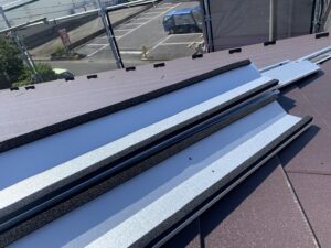 ルバリウム鋼板の棟下地の写真