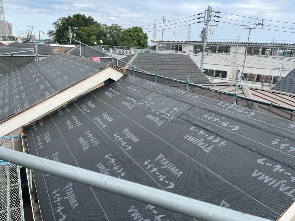 ライナールーフルーフィングを張った屋根