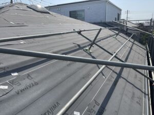ルーフィングを張った屋根