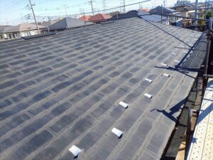 フカフカ感のあるコロニアル屋根（化粧スレート）施工前