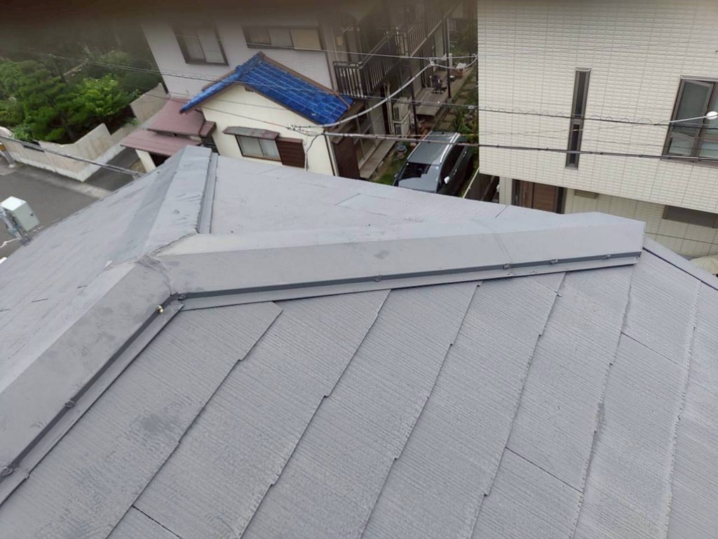 訪問販売にはがれていると言われた棟板金。はがれてなかった